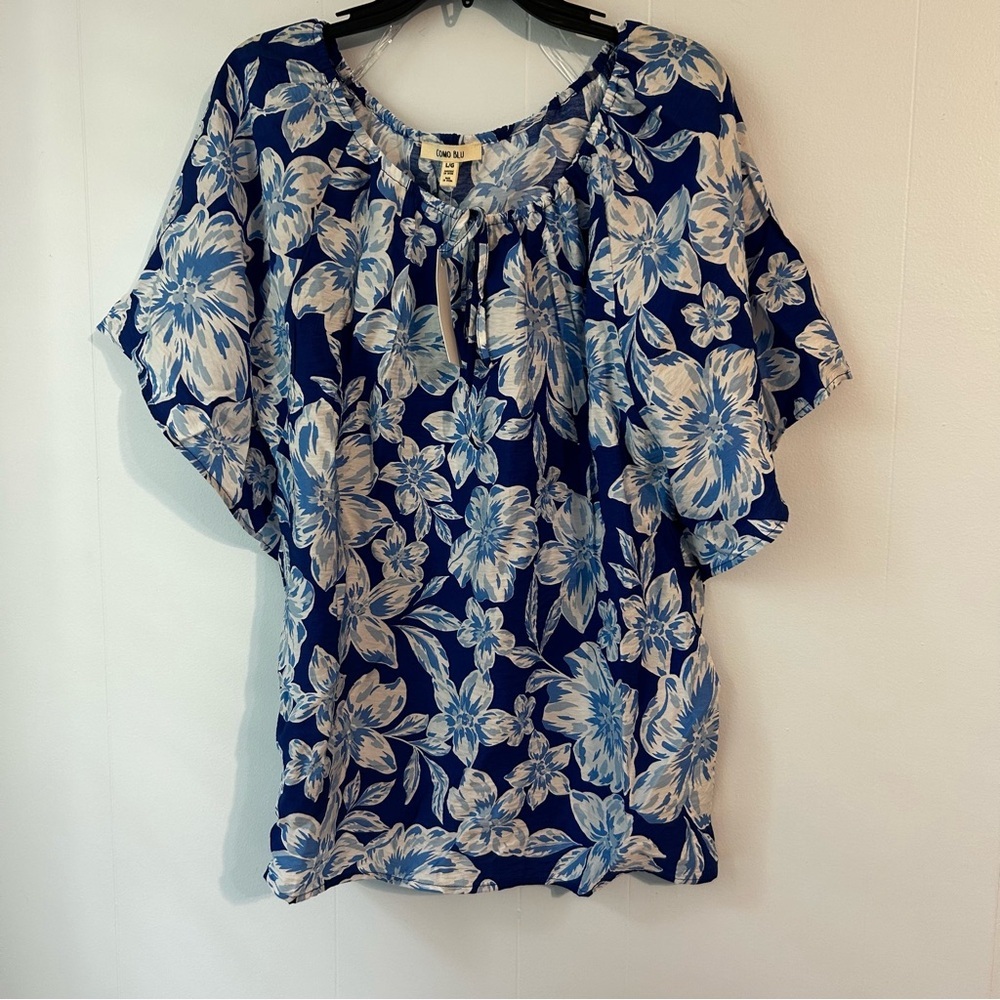Women women’s size large‎  Como Blu Floral Blue and White Women's Top. New